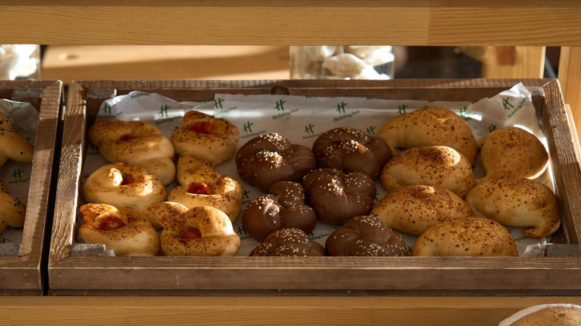 Holiday Inn Tashkent City By Ihg Buitenkant foto