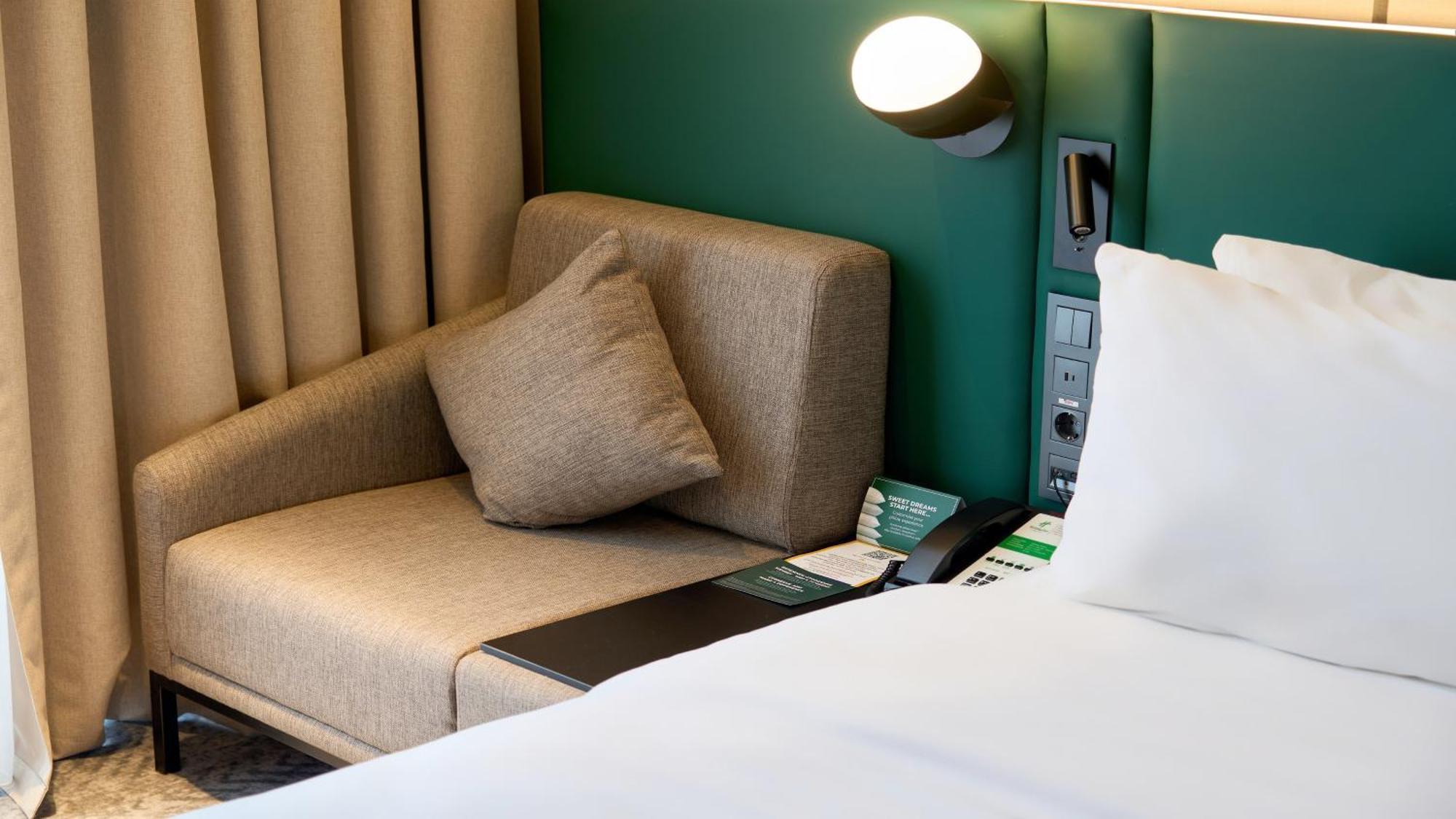 Holiday Inn Tashkent City By Ihg Buitenkant foto