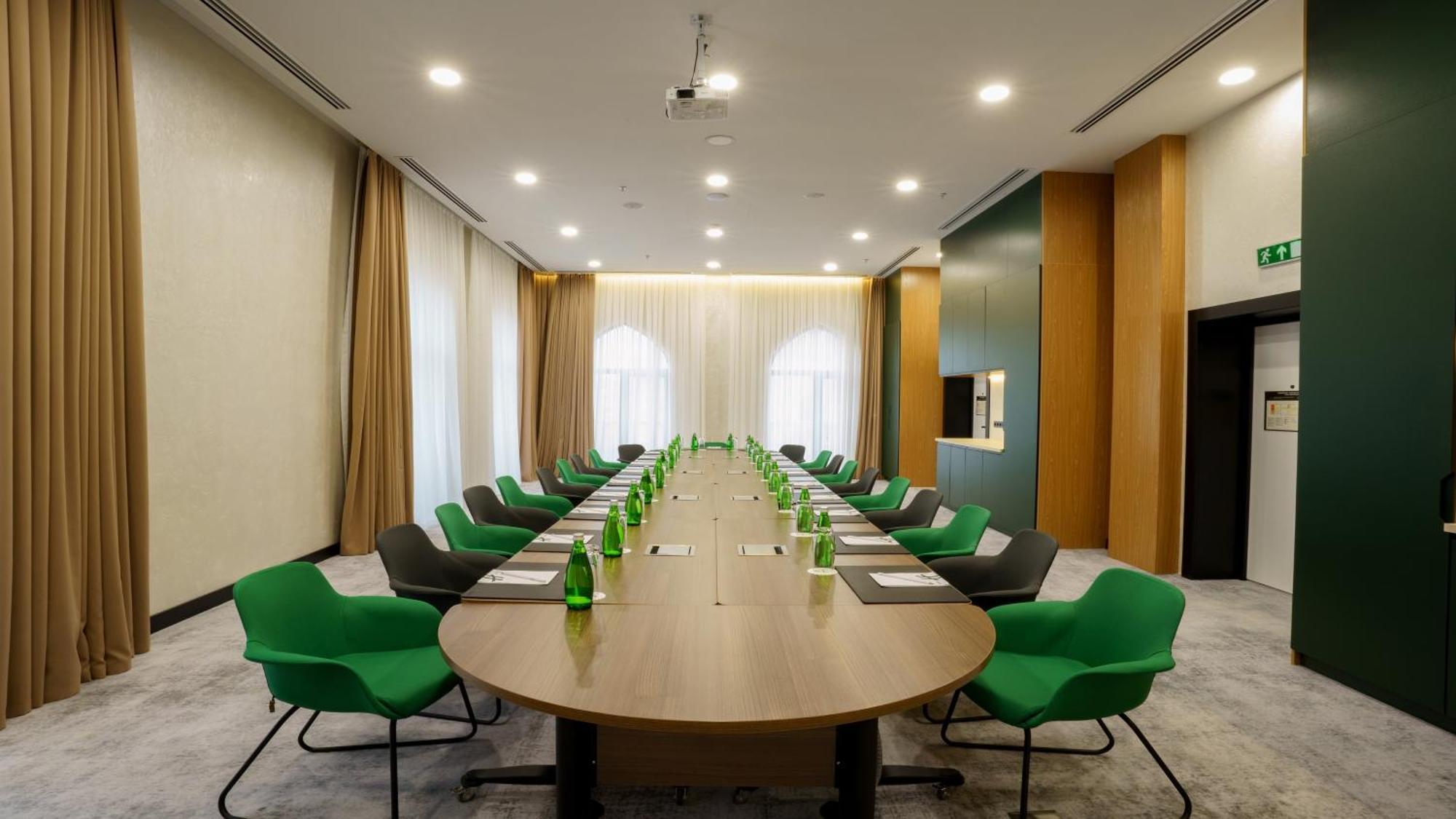 Holiday Inn Tashkent City By Ihg Buitenkant foto