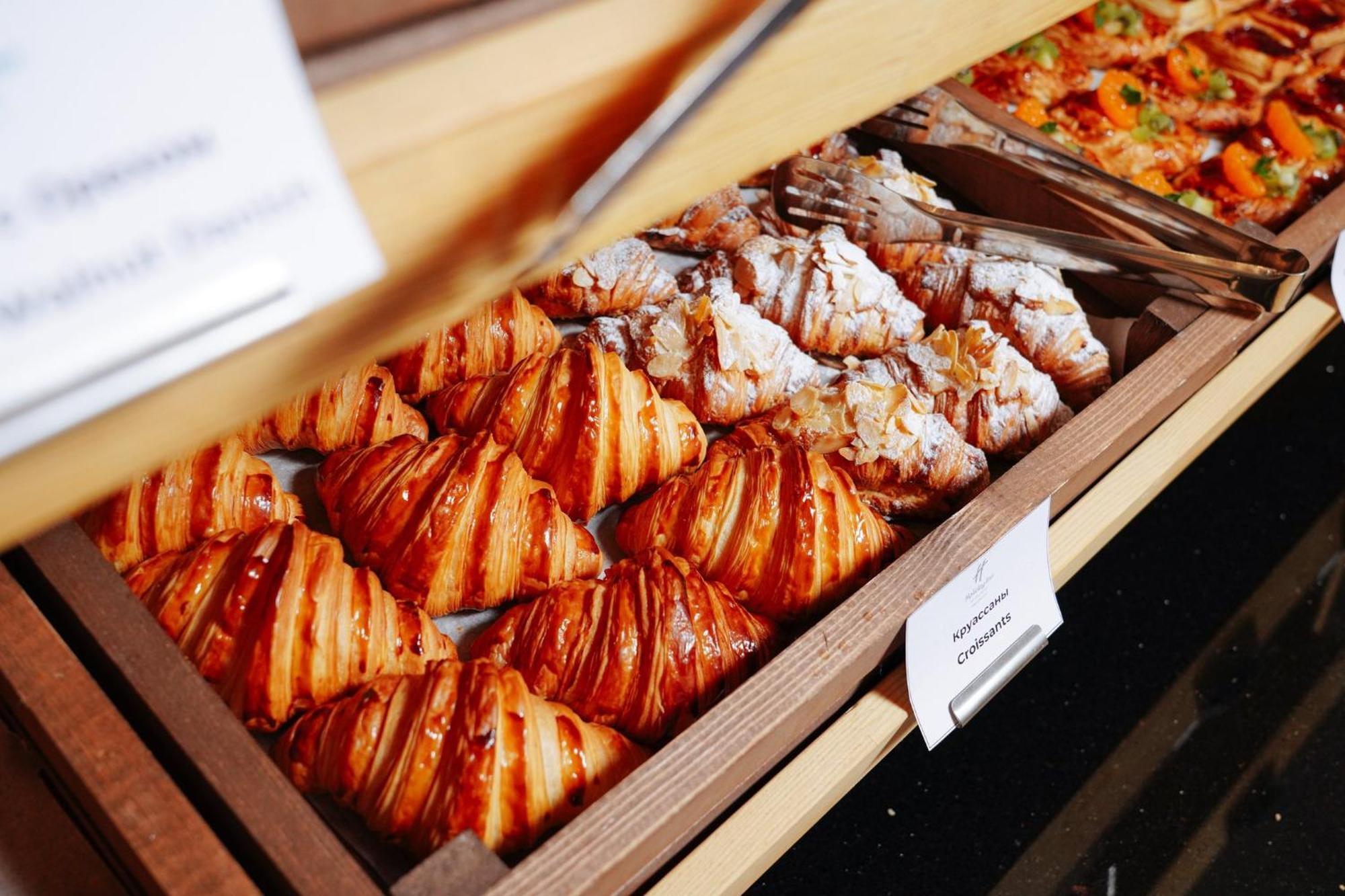 Holiday Inn Tashkent City By Ihg Buitenkant foto
