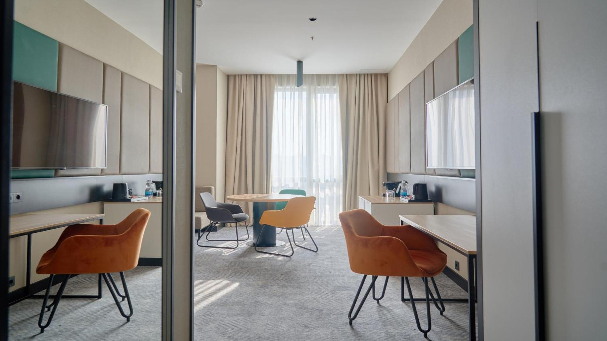 Holiday Inn Tashkent City By Ihg Buitenkant foto