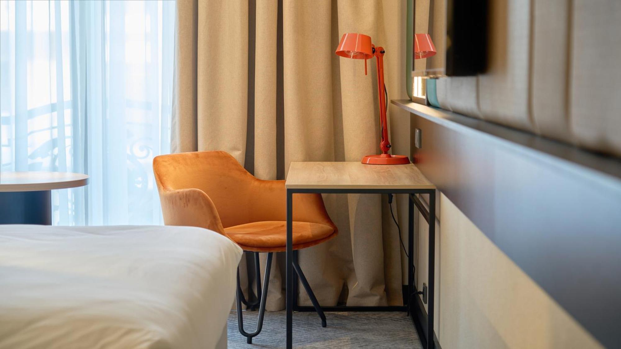 Holiday Inn Tashkent City By Ihg Buitenkant foto
