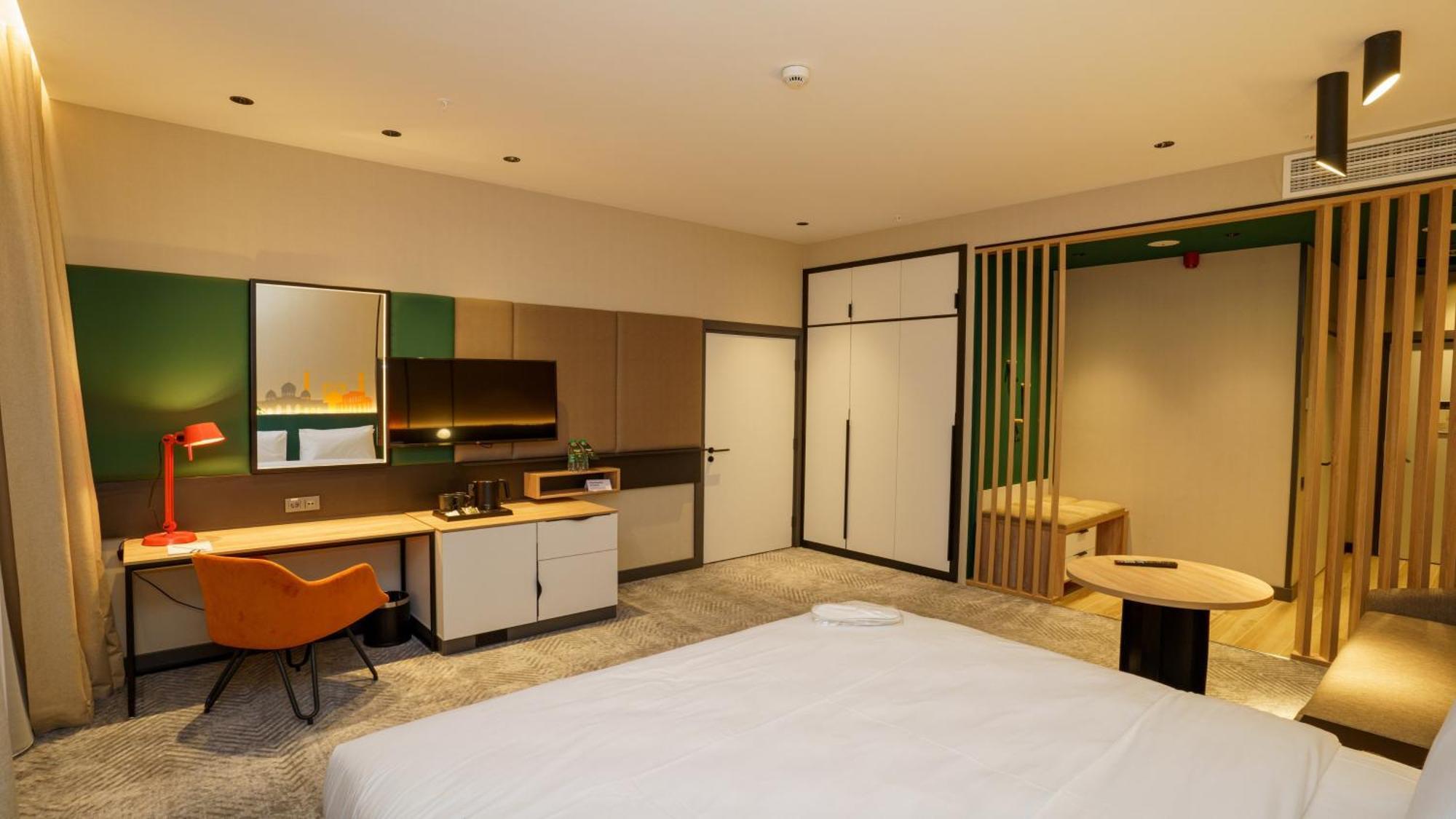 Holiday Inn Tashkent City By Ihg Buitenkant foto