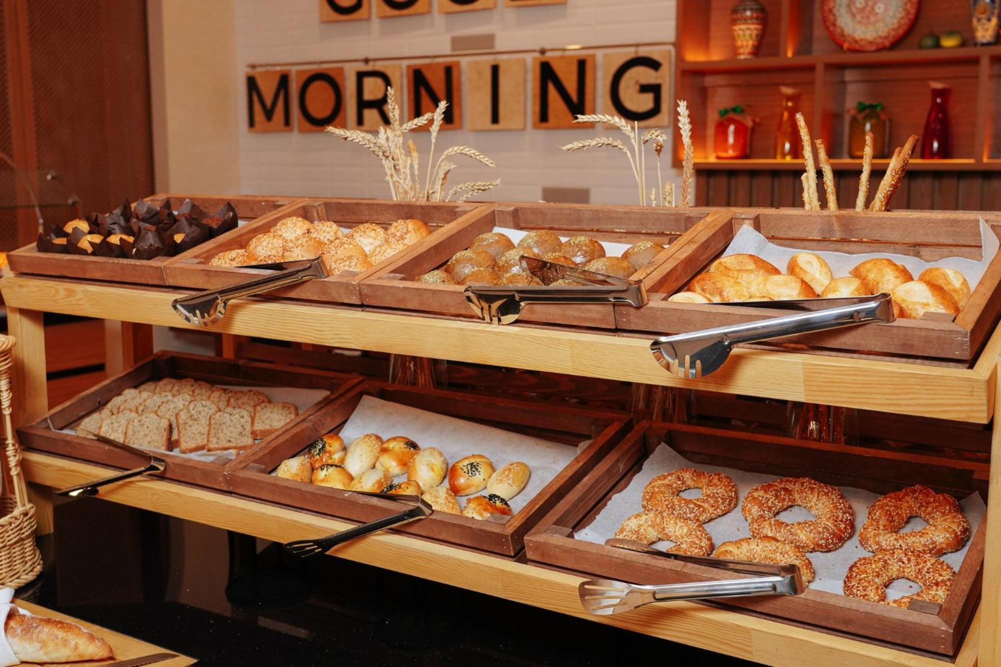 Holiday Inn Tashkent City By Ihg Buitenkant foto