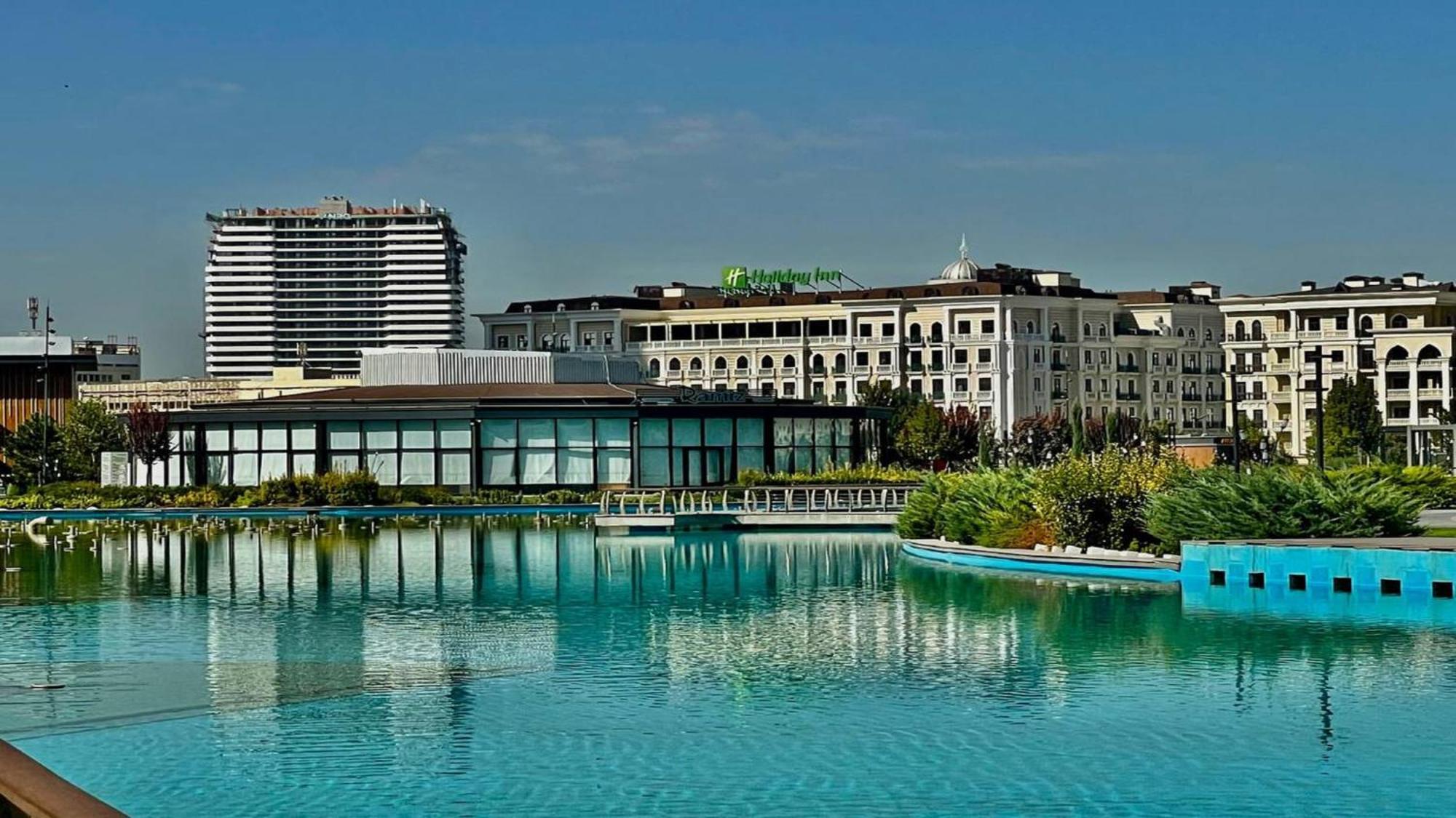 Holiday Inn Tashkent City By Ihg Buitenkant foto